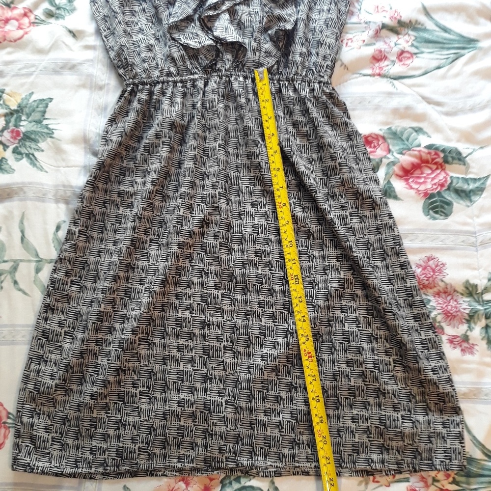 Mossino Ruffle Dress - Picture 2 of 5